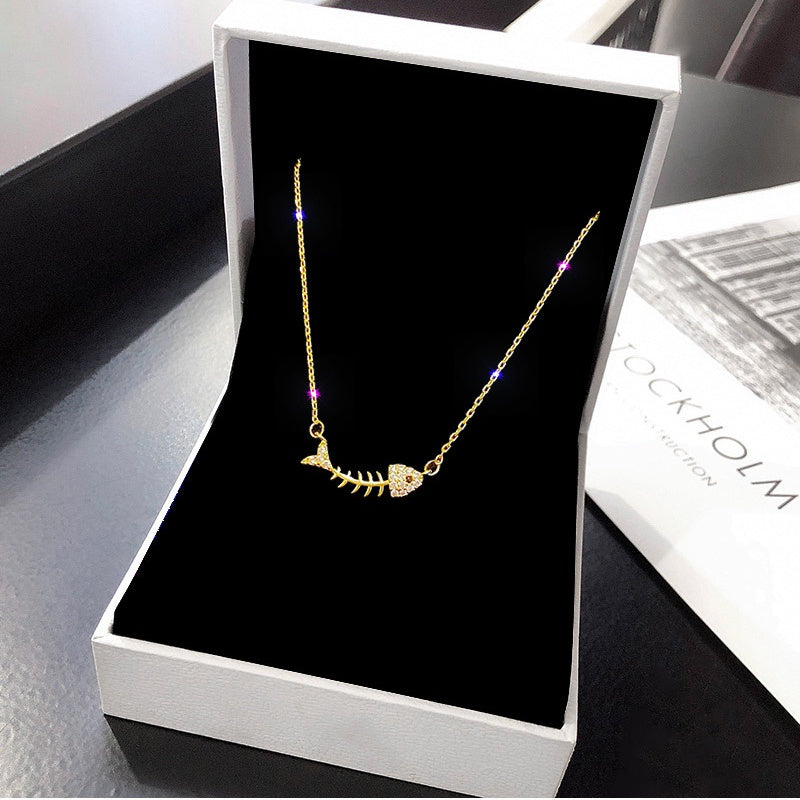 Lovely beautiful clavicle necklace with fish every year -X072G