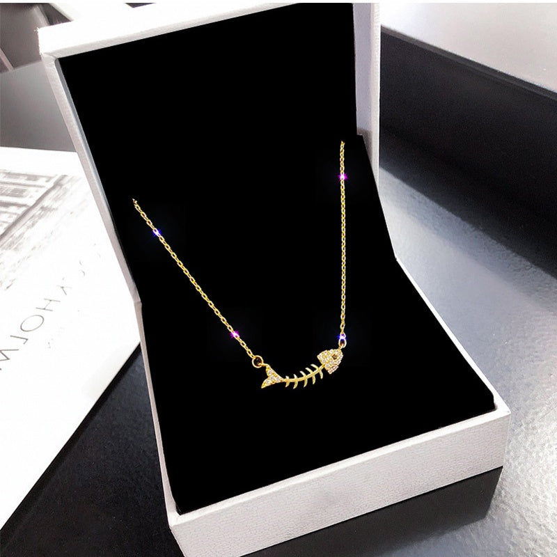 Lovely beautiful clavicle necklace with fish every year -X072G