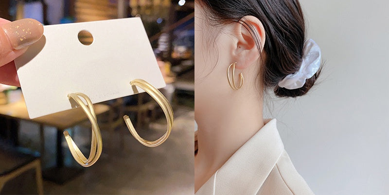French vintage matte Gold earrings -E2364G