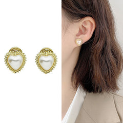 Pearl Heart Ear Clip -EC148