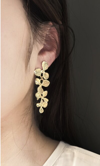 Golden Flower tassel ear clip -EC146