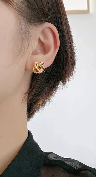 French romantic metal twist ear clips -EC150G