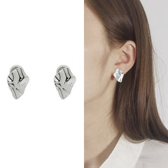 Stylish gold or silver irregular design metal ear clips -EC129G