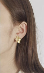 Stylish gold or silver irregular design metal ear clips -EC129G