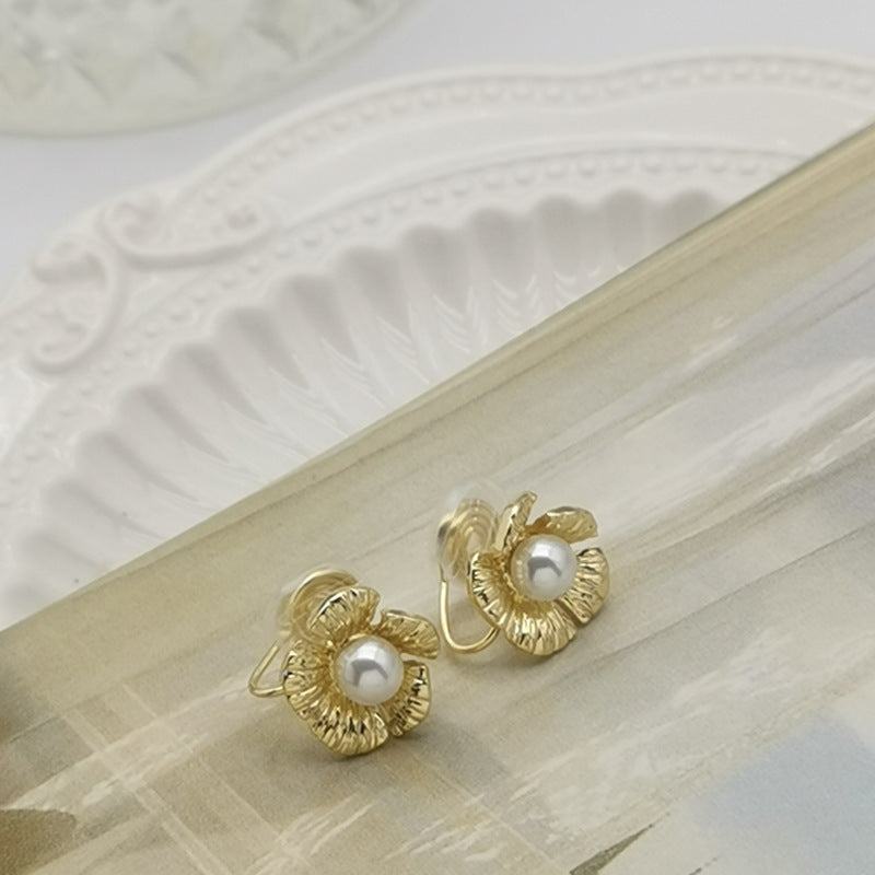 Exquisite gold camellia ear clips -MD025