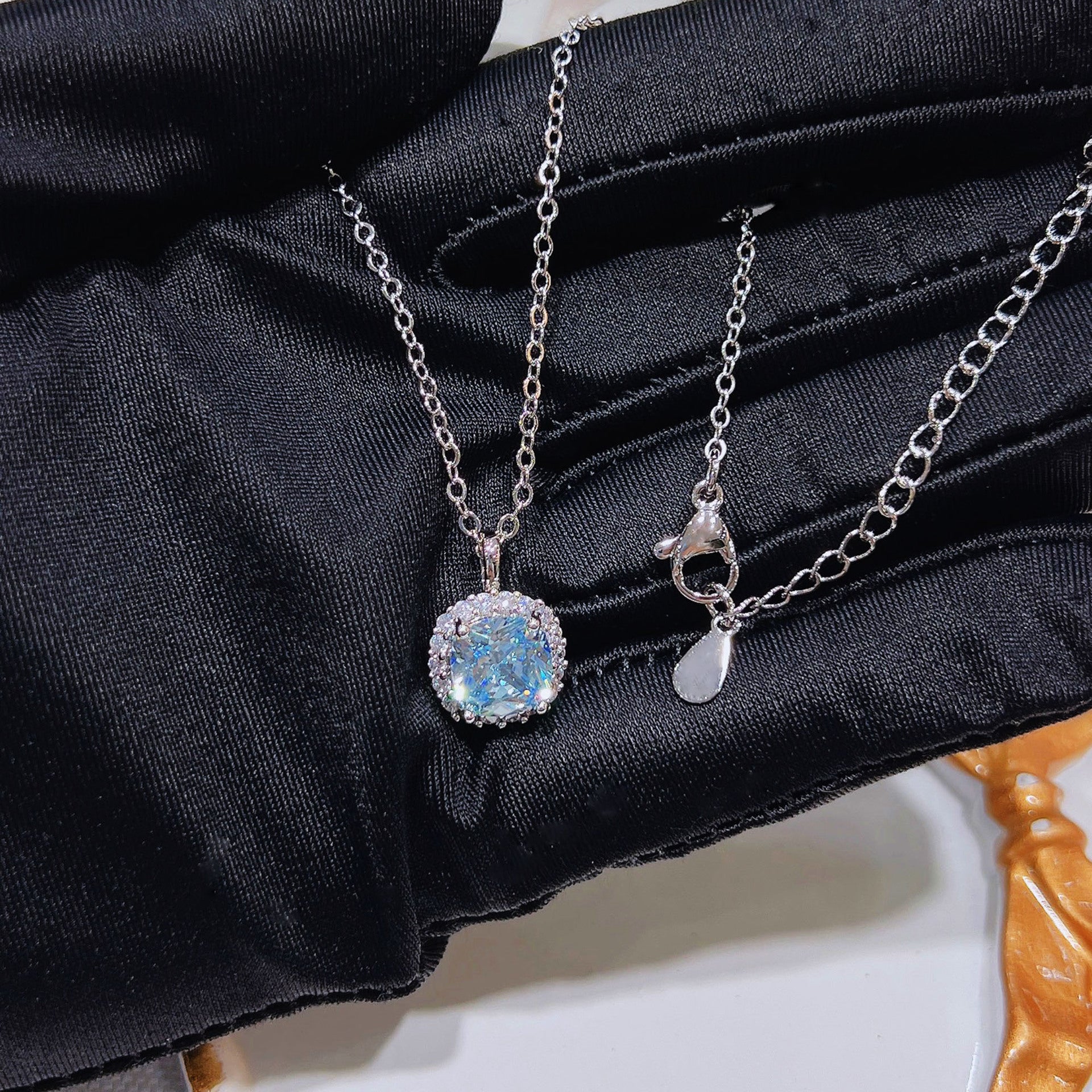 Light luxury Aquamarine Zircon Necklace -D1438BLU