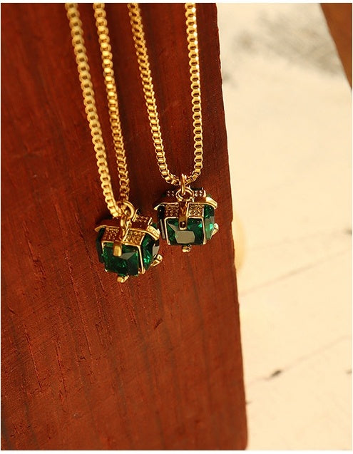 Four claw-button emerald Zircon Necklace -NE300GR