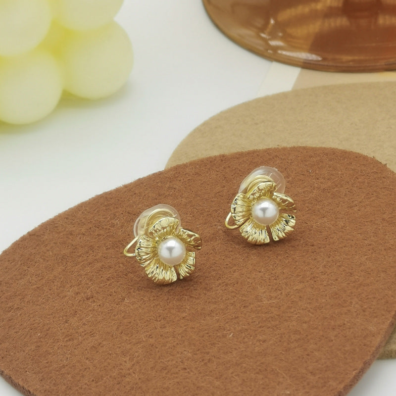 Exquisite gold camellia ear clips -MD025