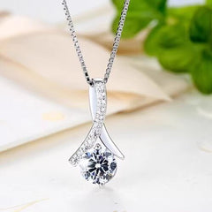 Understated luxury necklace D170-WGD