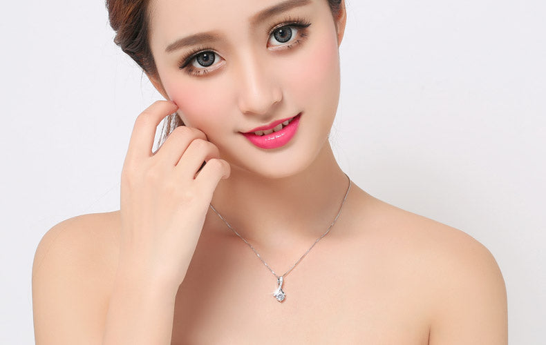 Understated luxury necklace D170-WGD