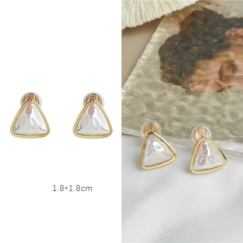 Baroque triangle ear clip -KC044