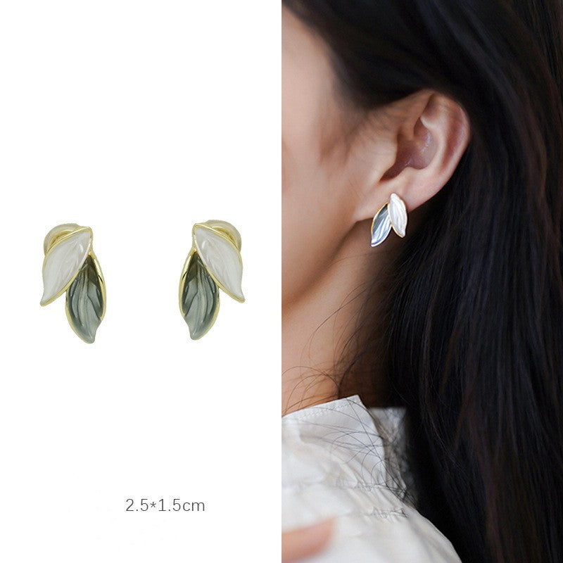 Wizard of Oz Tree leaf earclip -KC022