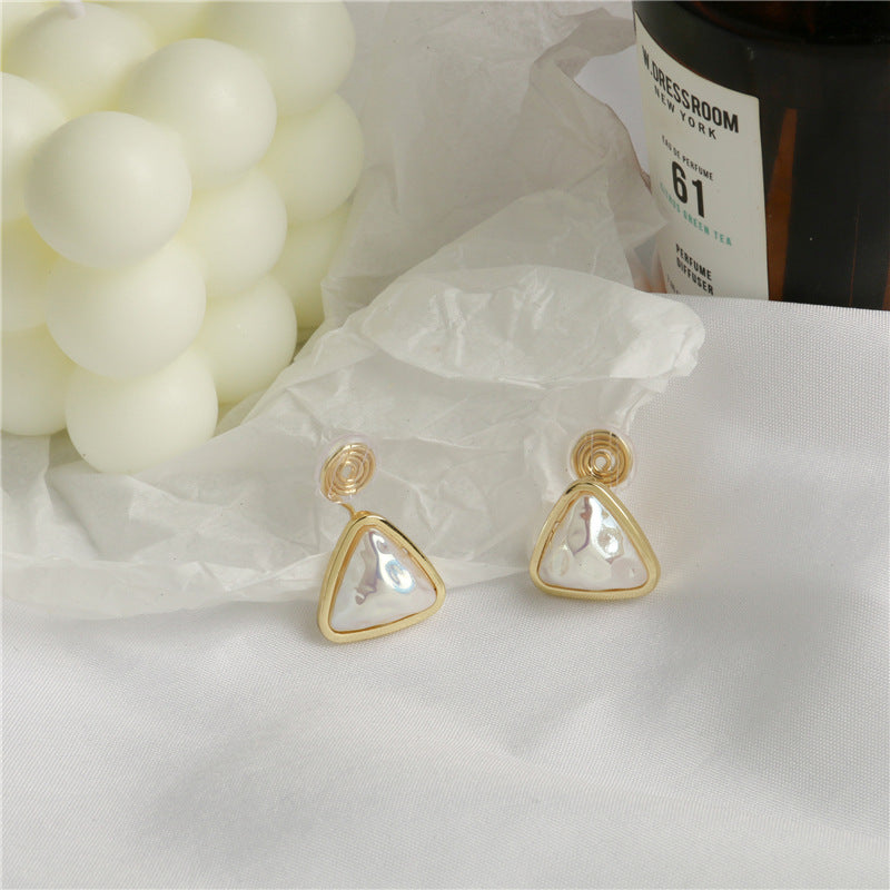 Baroque triangle ear clip -KC044