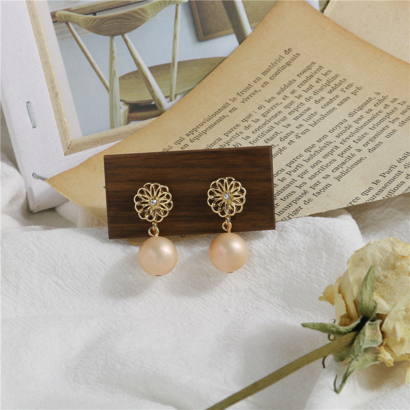 Elegant temperament flower pearl earrings without piercing -KD009