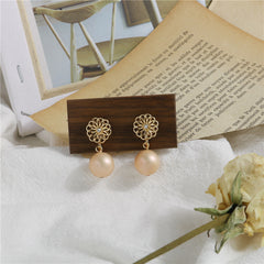 Elegant temperament flower pearl earrings without piercing -KD009