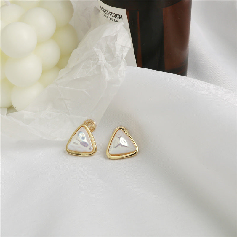 Baroque triangle ear clip -KC044